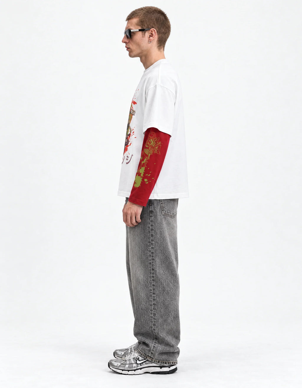 Chainsaw Man – Bloodhunt Oversized LS Tee — side view